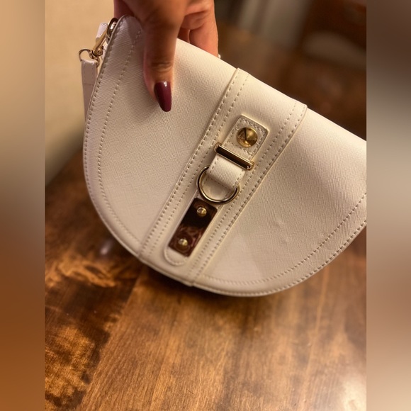 White crossbody purse - Picture 1 of 11